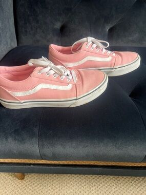 Vans Pink Canvas Low-Top Women's Sneakers with White Stripe